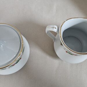 Christmas Vintage(1990s) Sugar Bowl & Creamer. China Pearl/Noel.